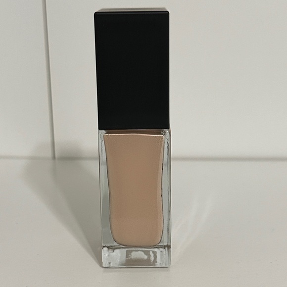 Light 2 Mont Blanc—NARS Light Reflecting Foundation - Picture 14 of 15